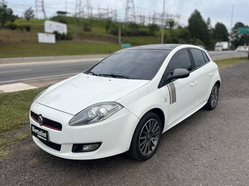 FIAT - BRAVO - 2014/2014 - Branca - R$ 42.900,00