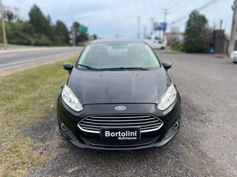 FORD - FIESTA - 2014/2014 - Preta - R$ 42.900,00