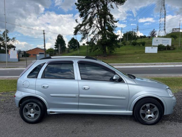 CHEVROLET - CORSA - 2009/2009 - Prata - R$ 28.900,00