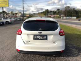 FORD - FOCUS - 2015/2016 - Branca - R$ 59.900,00