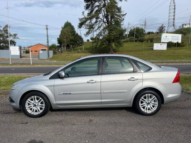 FORD - FOCUS - 2012/2013 - Prata - R$ 39.900,00