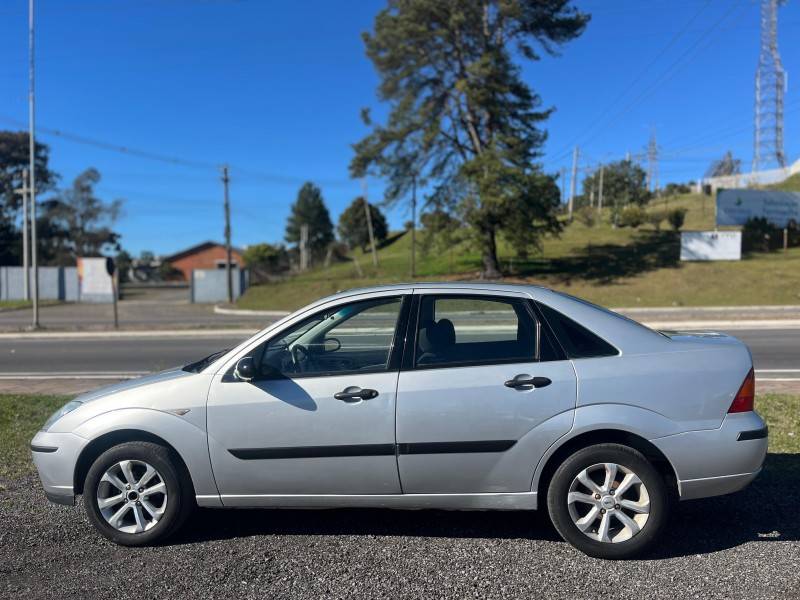 FORD - FOCUS - 2007/2007 - Prata - R$ 22.900,00