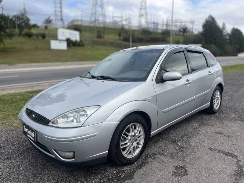 FORD - FOCUS - 2009/2009 - Prata - R$ 27.900,00