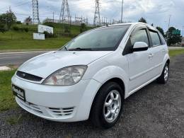 FORD - FIESTA - 2002/2003 - Branca - R$ 18.000,00
