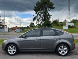 FORD - FOCUS - 2012/2013 - Cinza - R$ 44.900,00