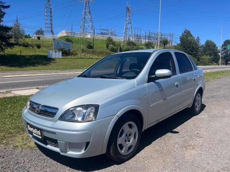 CHEVROLET - CORSA - 2007/2008 - Prata - R$ 27.900,00