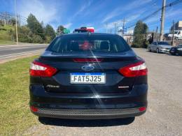 FORD - FOCUS - 2013/2014 - Preta - R$ 46.900,00