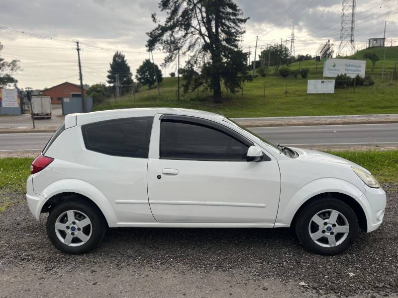 FORD - KA - 2011/2011 - Branca - R$ 21.900,00