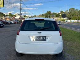 FORD - FIESTA - 2002/2003 - Branca - R$ 17.900,00