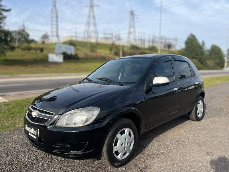 CHEVROLET - CELTA - 2013/2013 - Preta - R$ 27.900,00