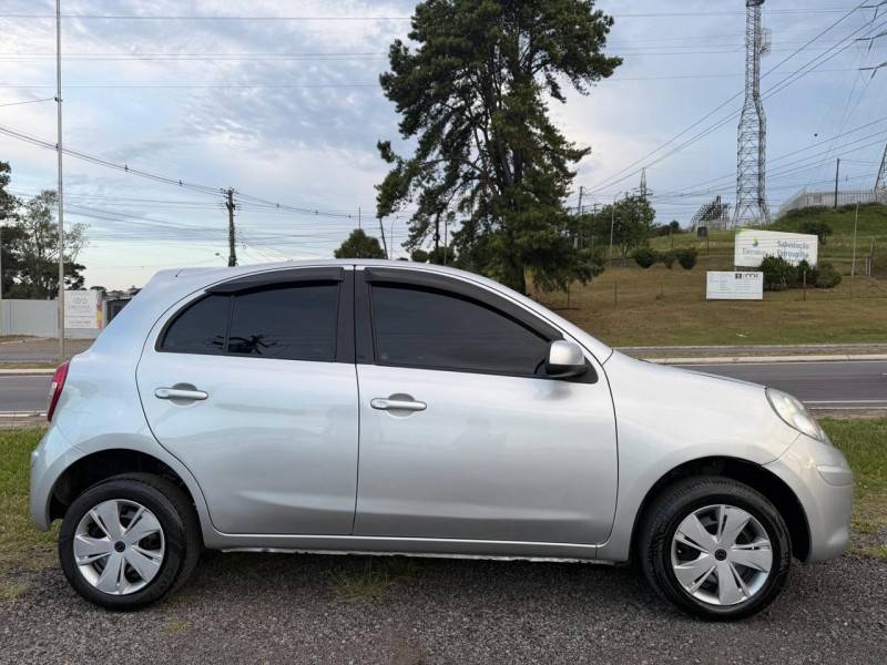 NISSAN - MARCH - 2013/2014 - Prata - R$ 42.900,00