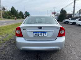 FORD - FOCUS - 2012/2013 - Prata - R$ 39.900,00