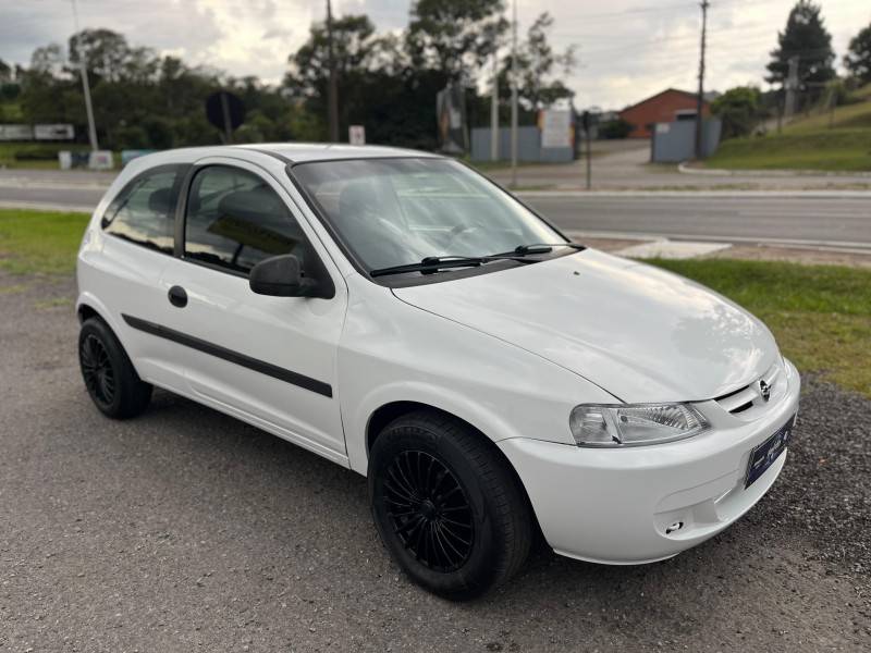 CHEVROLET - CELTA - 2003/2003 - Branca - R$ 16.900,00