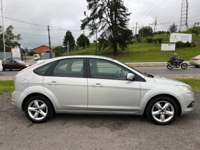 FORD - FOCUS - 2012/2013 - Prata - R$ 39.900,00