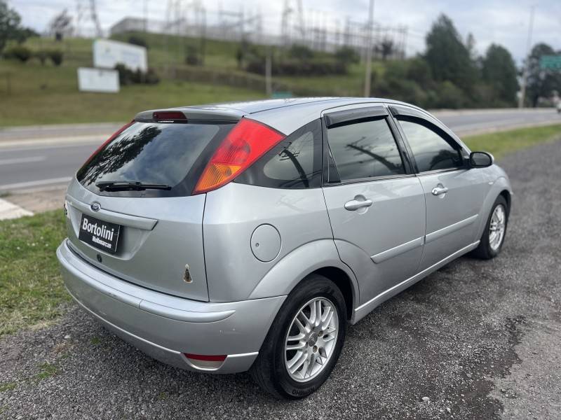 FORD - FOCUS - 2009/2009 - Prata - R$ 27.900,00