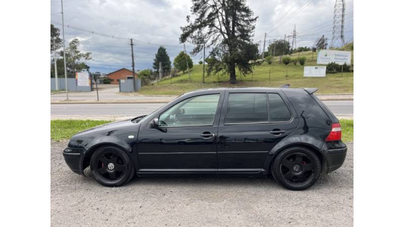 VOLKSWAGEN - GOLF - 2004/2005 - Preta - R$ 31.900,00