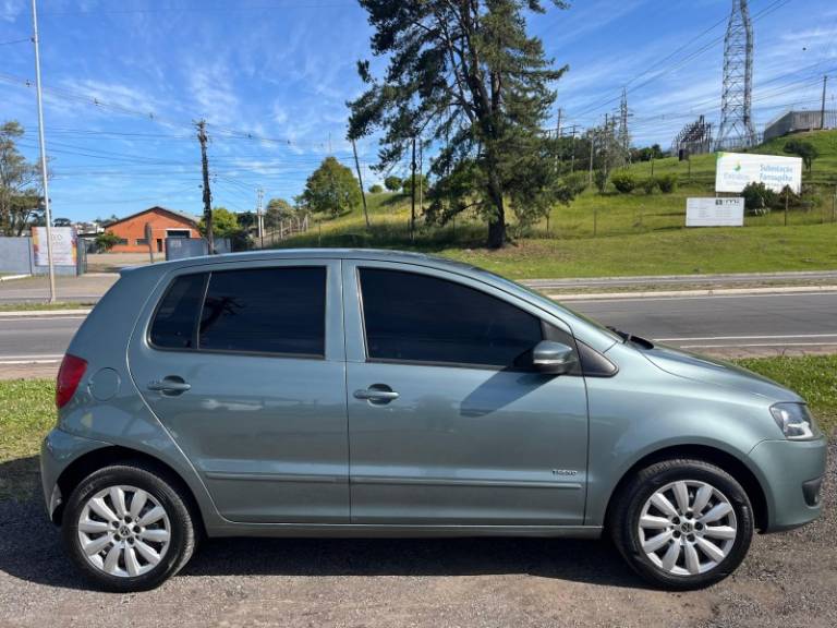 VOLKSWAGEN - FOX - 2010/2011 - Cinza - R$ 29.900,00