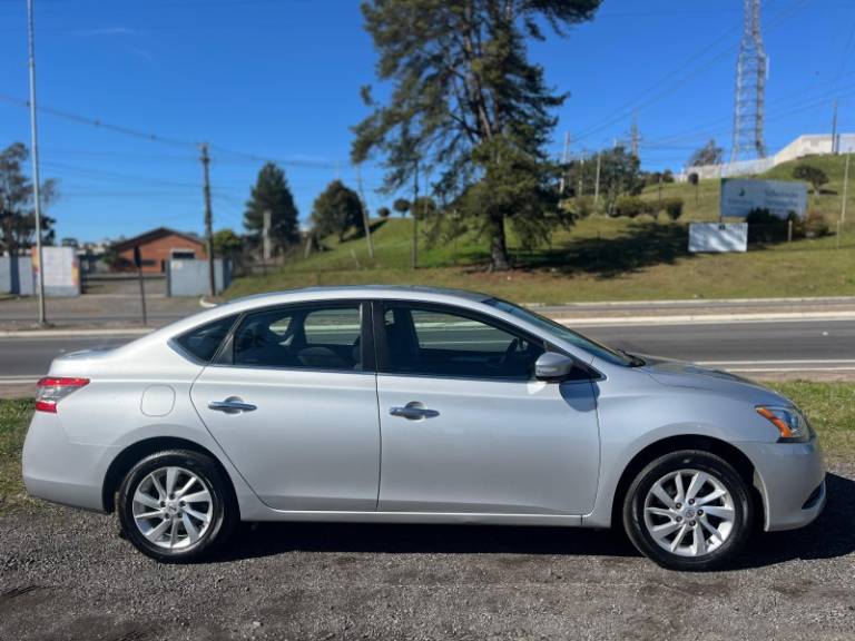 NISSAN - SENTRA - 2013/2014 - Prata - R$ 45.900,00