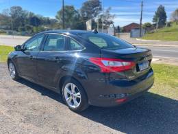 FORD - FOCUS - 2013/2014 - Preta - R$ 46.900,00