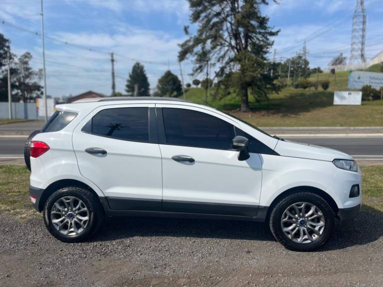 FORD - ECOSPORT - 2014/2015 - Branca - R$ 54.900,00