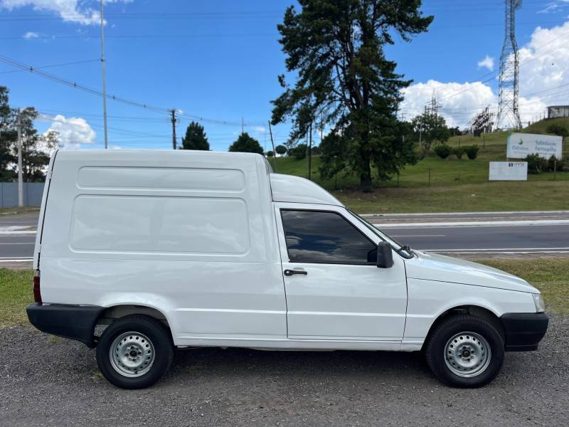 FIAT - FIORINO - 2005/2006 - Branca - R$ 27.900,00