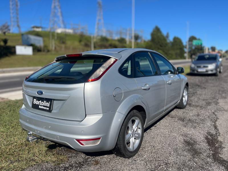 FORD - FOCUS - 2013/2013 - Prata - R$ 43.900,00