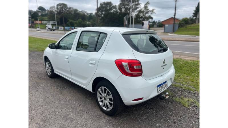 RENAULT - SANDERO - 2018/2019 - Branca - R$ 39.900,00