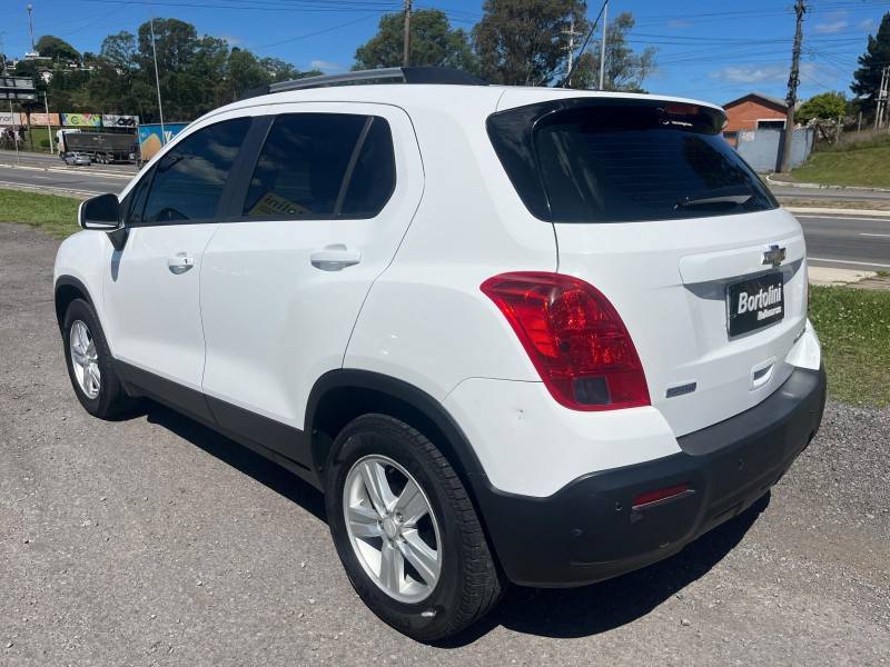 CHEVROLET - TRACKER - 2016/2016 - Branca - R$ 71.900,00