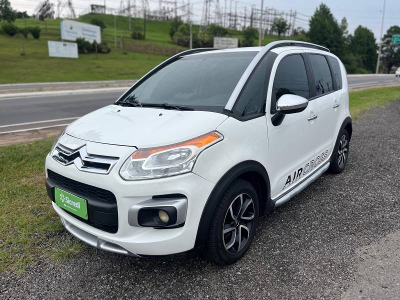 CITROËN - AIRCROSS - 2011/2012 - Branca - R$ 34.900,00