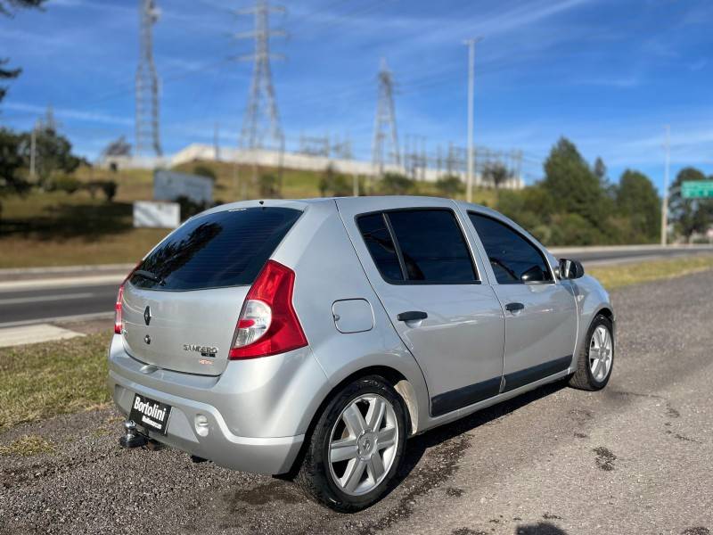RENAULT - SANDERO - 2010/2011 - Prata - R$ 30.900,00