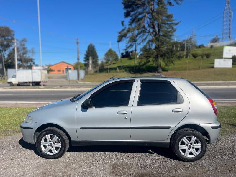 FIAT - PALIO - 2003/2003 - Prata - R$ 18.500,00