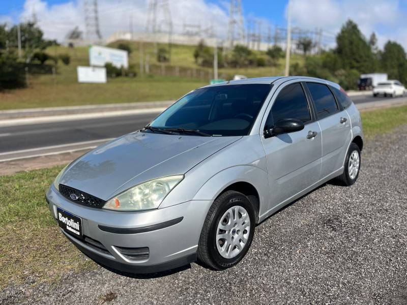 FORD - FOCUS - 2008/2008 - Prata - R$ 25.900,00