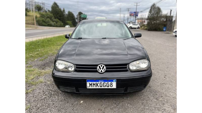 VOLKSWAGEN - GOLF - 2004/2005 - Preta - R$ 31.900,00