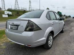 FORD - FIESTA - 2013/2014 - Prata - R$ 36.900,00
