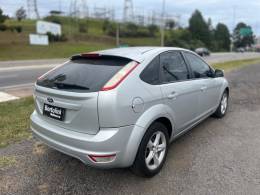 FORD - FOCUS - 2010/2011 - Prata - R$ 39.900,00