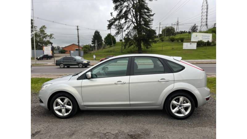 FORD - FOCUS - 2012/2013 - Prata - R$ 39.900,00