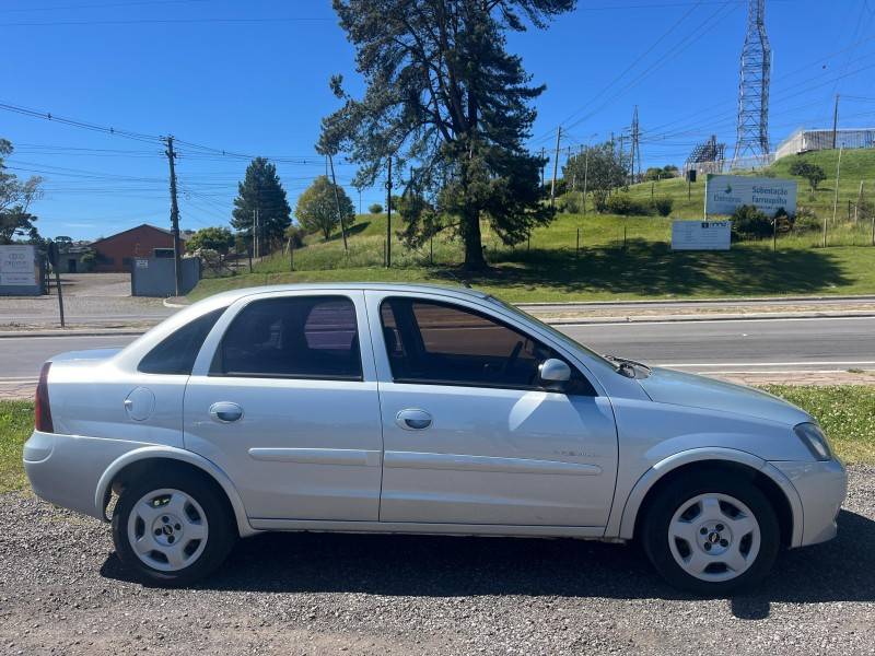 CHEVROLET - CORSA - 2007/2008 - Prata - R$ 27.900,00