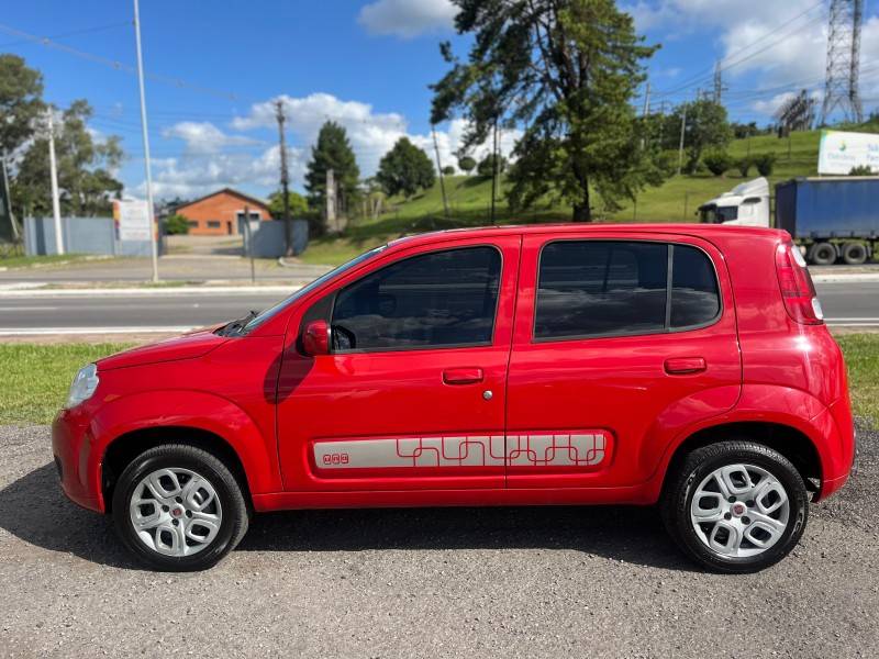 FIAT - UNO - 2011/2012 - Vermelha - R$ 31.000,00