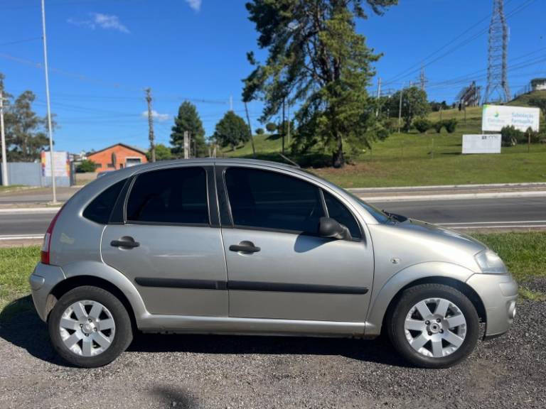 CITROËN - C3 - 2011/2012 - Prata - R$ 27.900,00