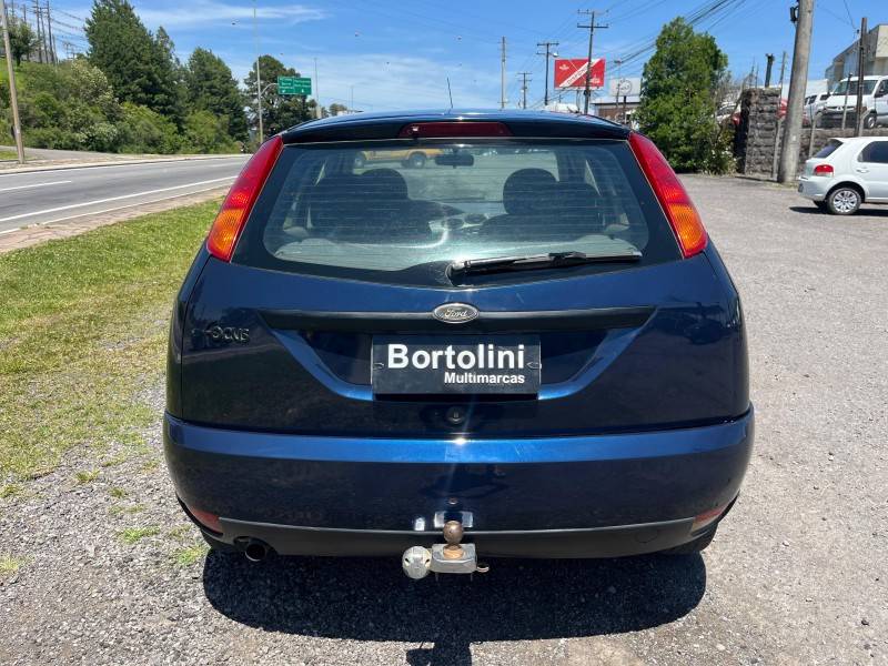 FORD - FOCUS - 2001/2001 - Azul - R$ 18.000,00