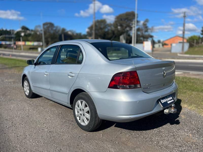 VOLKSWAGEN - VOYAGE - 2011/2012 - Prata - R$ 31.900,00