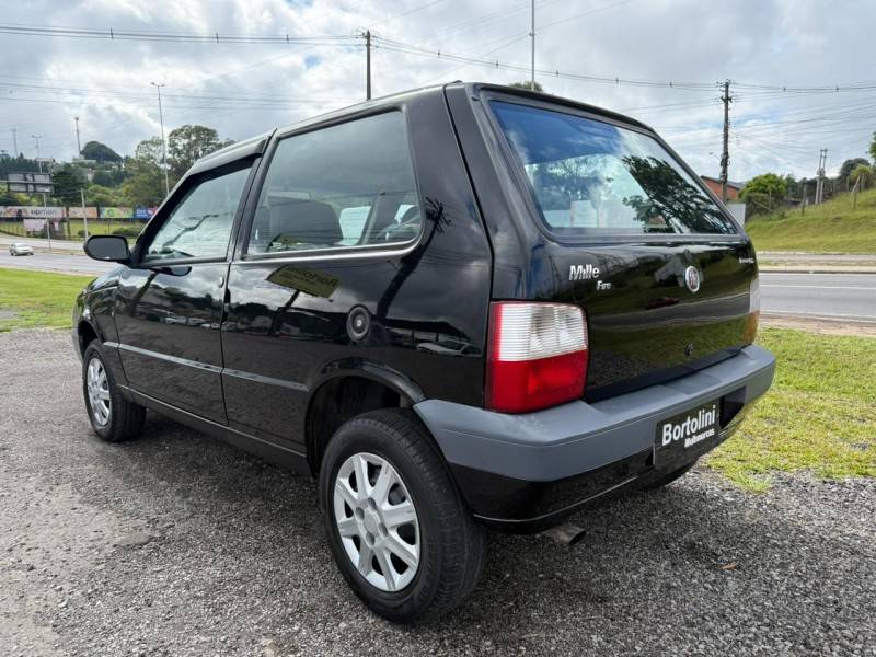 FIAT - UNO - 2009/2010 - Preta - R$ 18.900,00