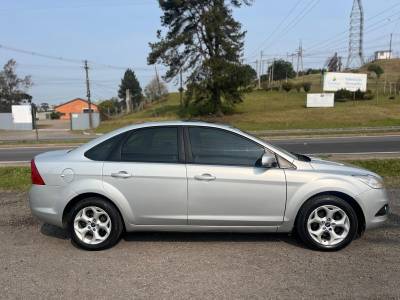 FORD - FOCUS - 2012/2012 - Prata - R$ 42.900,00