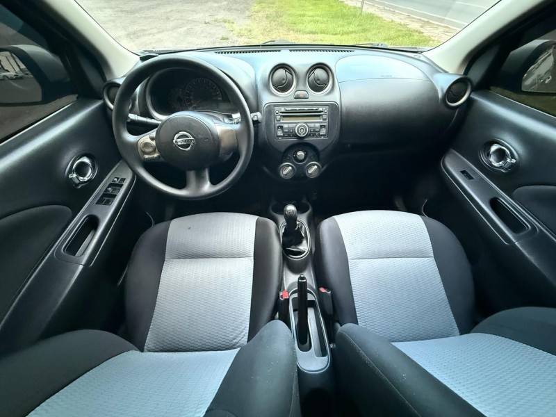 NISSAN - MARCH - 2013/2014 - Prata - R$ 42.900,00