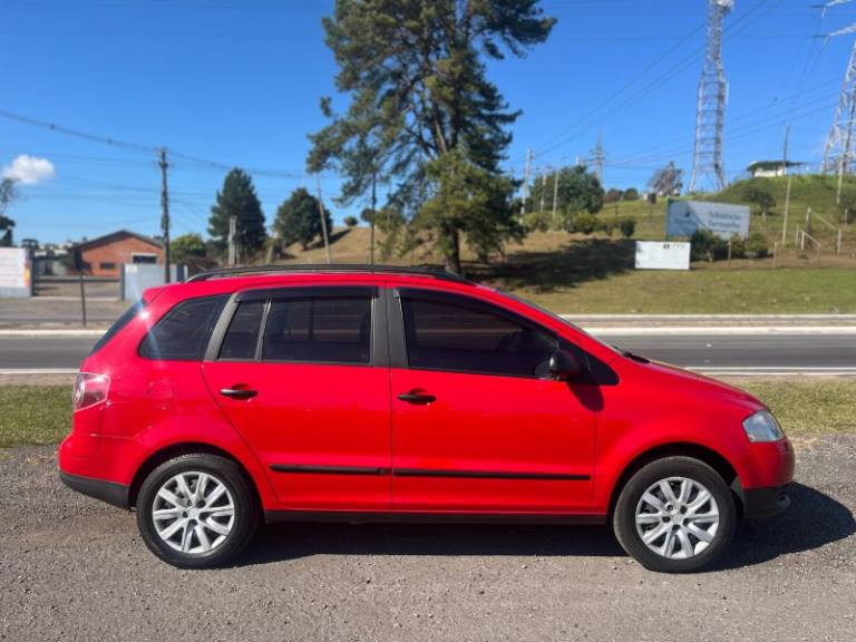 VOLKSWAGEN - SPACEFOX - 2007/2008 - Vermelha - R$ 32.900,00