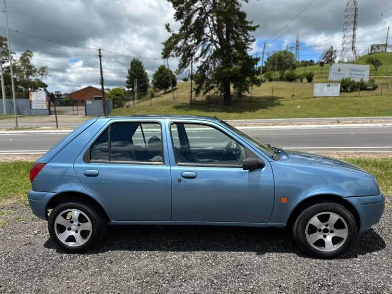FORD - FIESTA - 2000/2000 - Azul - R$ 17.900,00