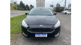 FORD - FOCUS - 2017/2018 - Preta - R$ 61.900,00