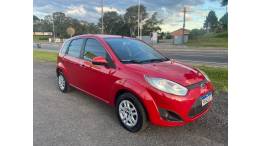 FORD - FIESTA - 2013/2014 - Vermelha - R$ 35.000,00