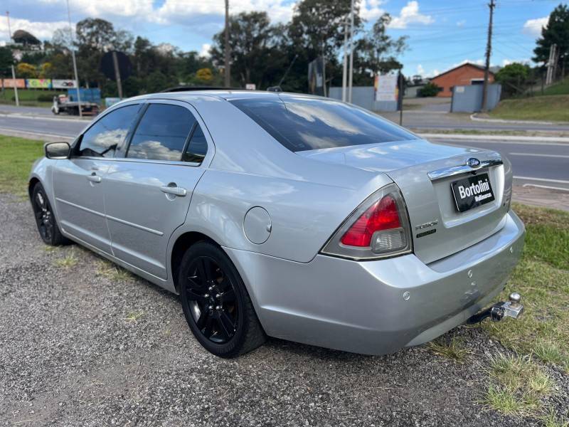 FORD - FUSION - 2008/2009 - Prata - R$ 33.900,00