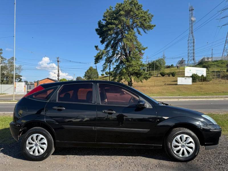 FORD - FOCUS - 2006/2006 - Preta - R$ 21.900,00